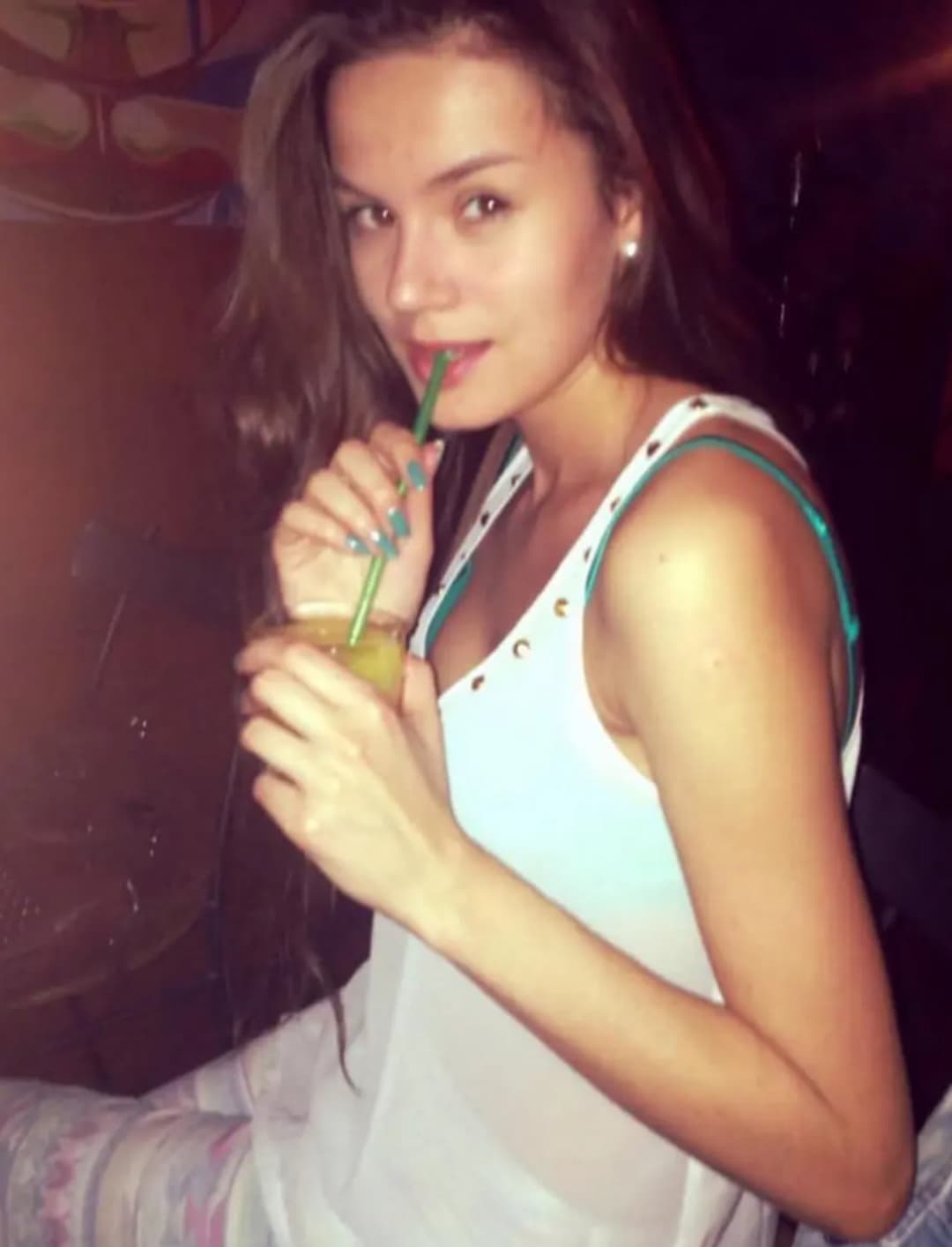 Click to view full size Bea, dirty 29 y.o slovak poll dancing whore spreading her legs