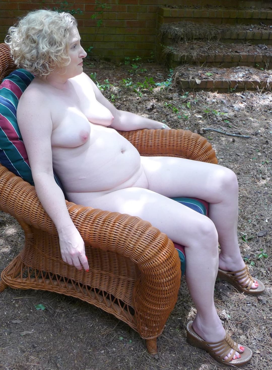 chubby wife naked outside