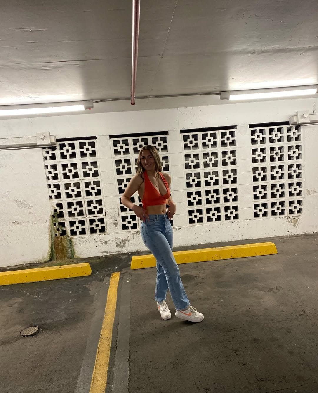 Sexy College Teen Slut Bella Lister (@bella.lister23)