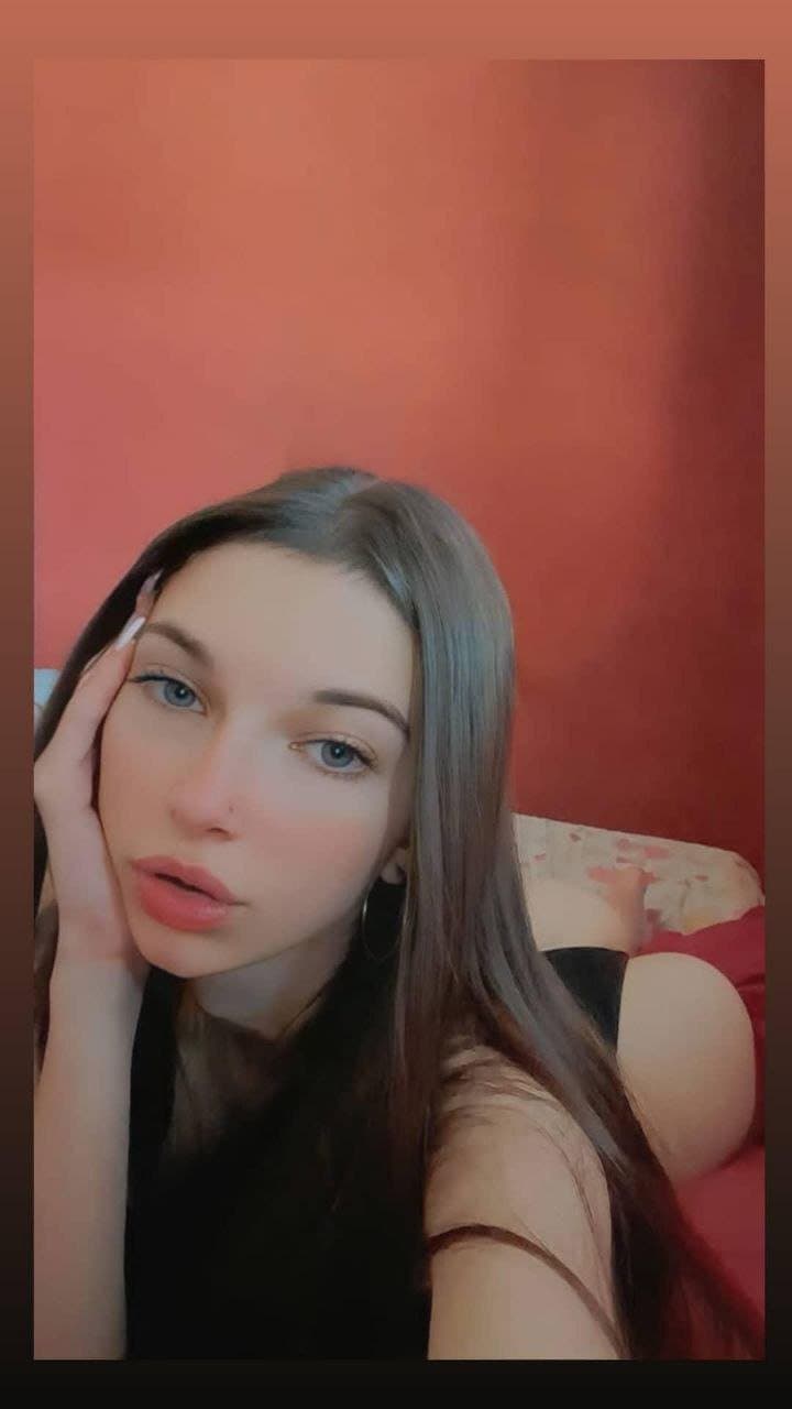 Mina que un seguidor me pidio que la suba nose si alguno sabe y tiene mas de ella