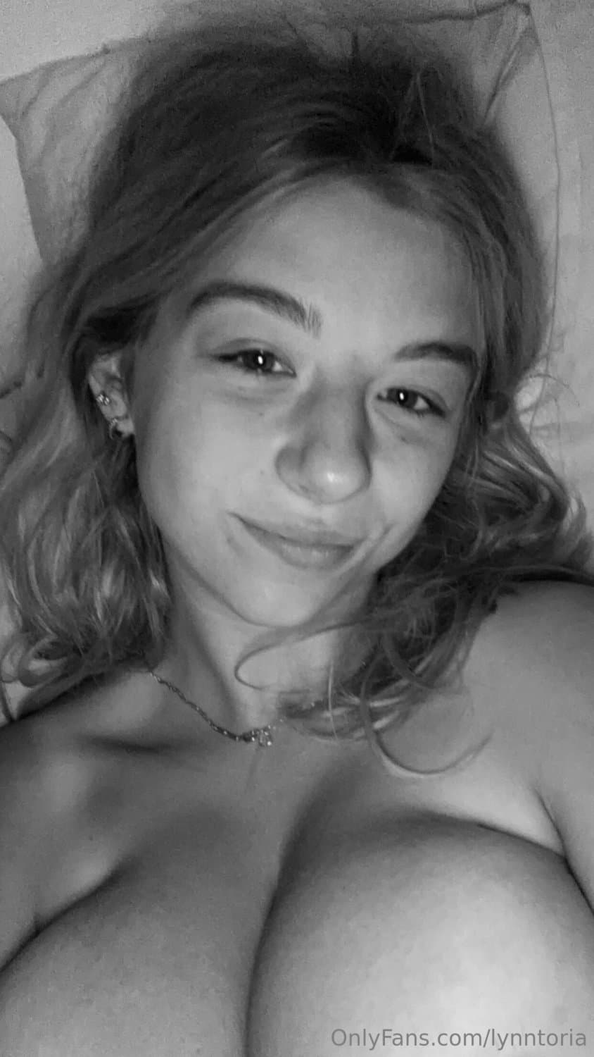 Big tit white teen solo dildo blowjob titjob fuck amateur leak - Lynntoria (Evelyn Jegier)