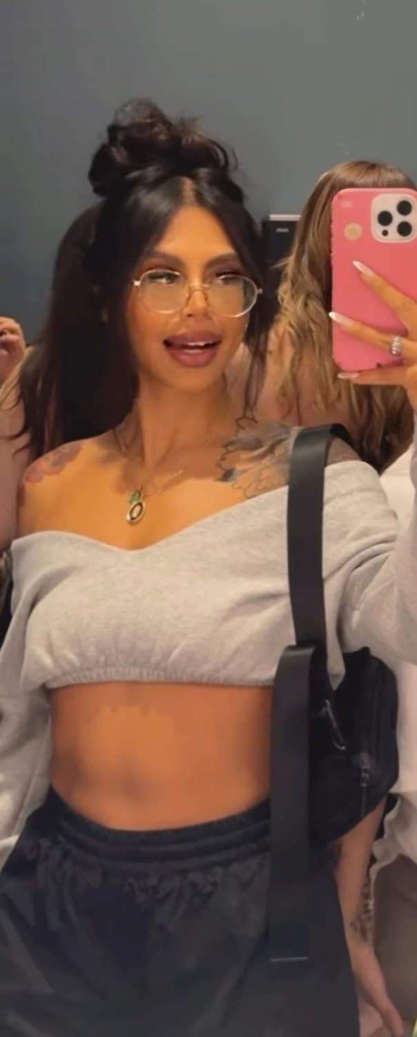 Sexy Latina MILF, Pregnant, Feet, Fit, Comments Welcomed.