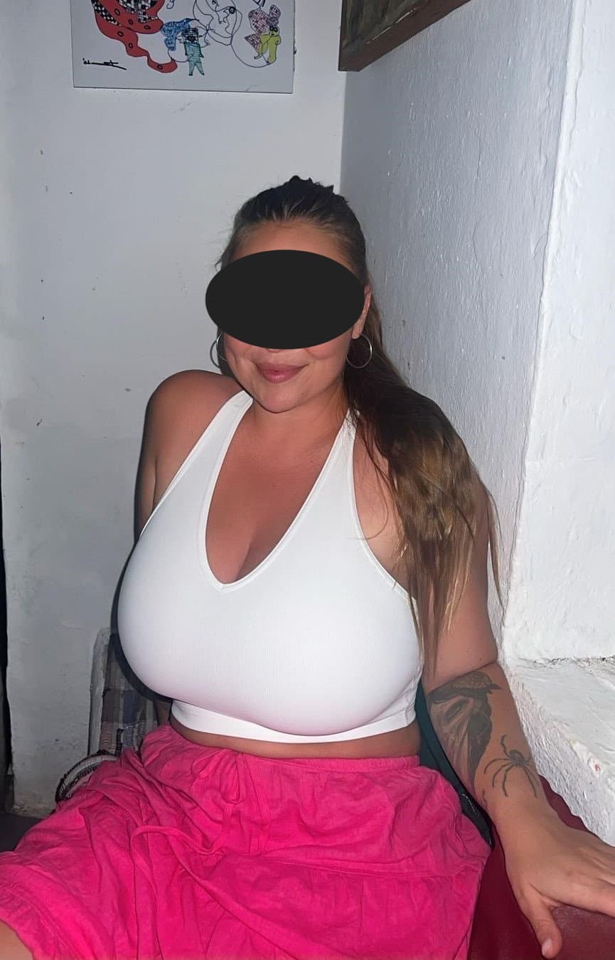 Enjoy this thick ass big titty wife!