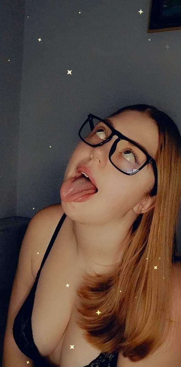 Chubby slut loves dogging