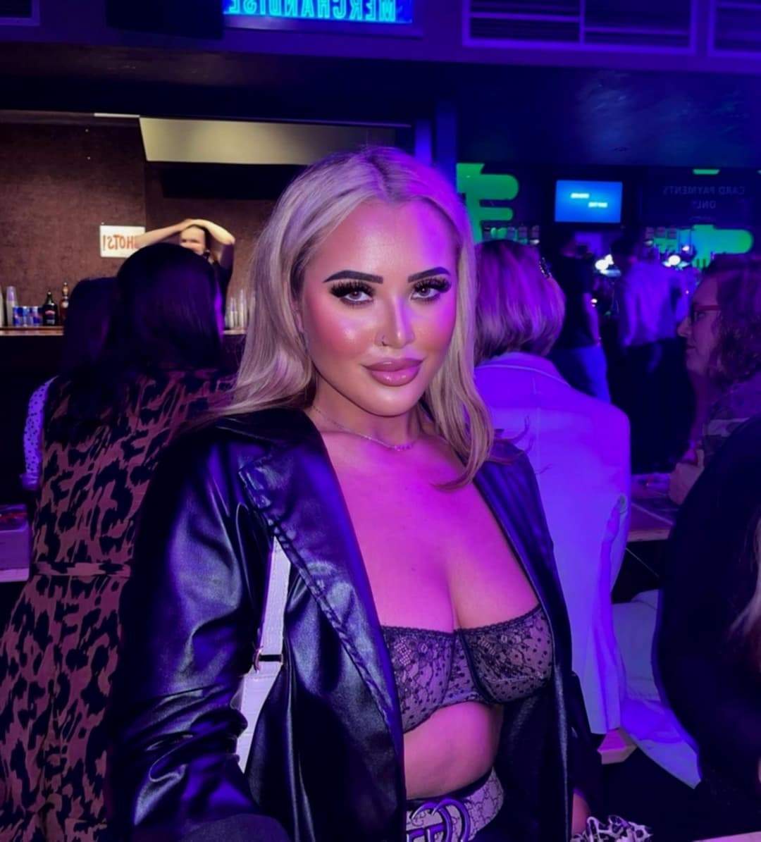 Big boobies and booty slut at your service