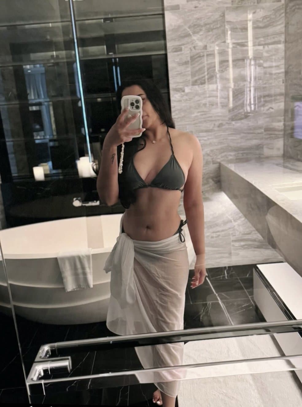 Had my tinder date slut screaming in the hotel