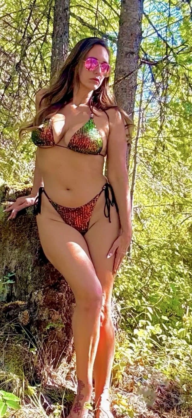 Click to view full size Florida hotwife Lori ford