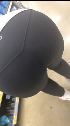 MENINA HIJAB GROSSA EM LEGGINGS LULU CURVADA na minha frente