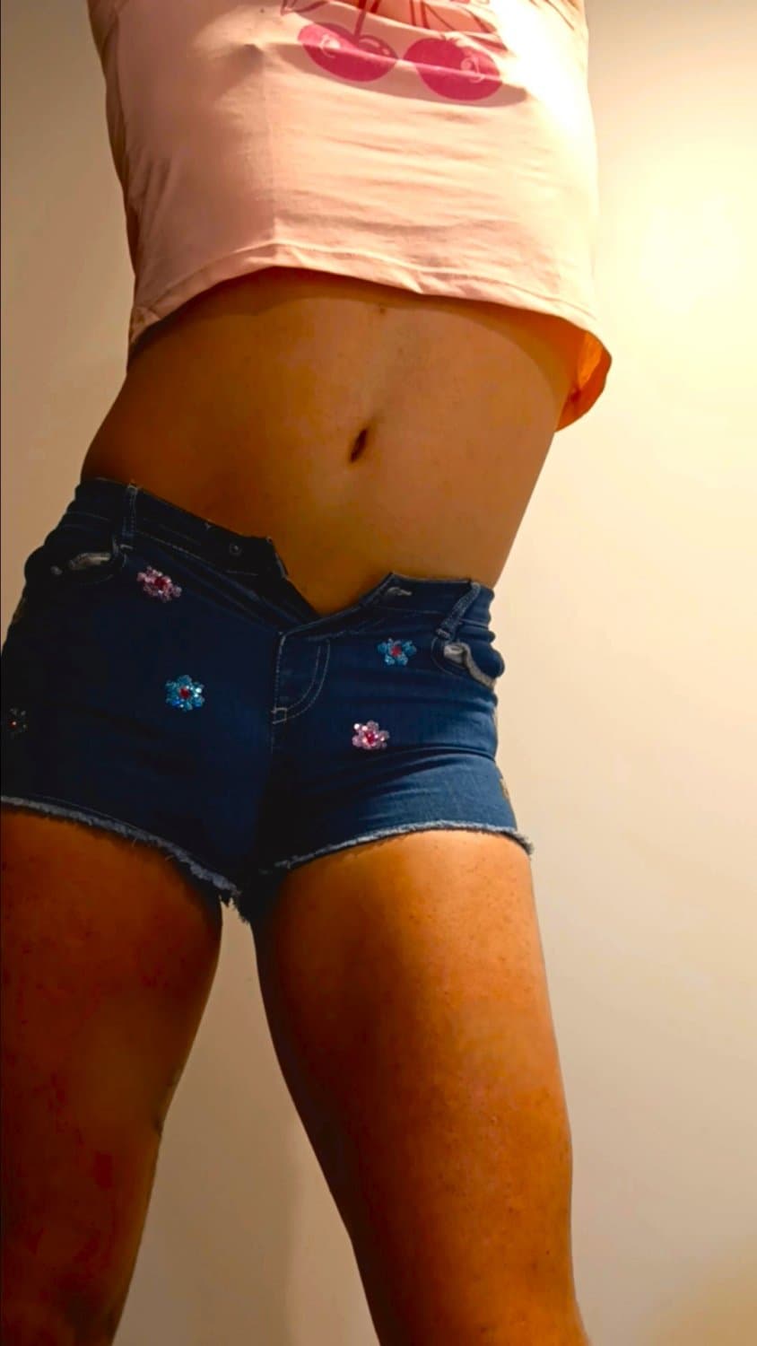 Click to view full size Cute Sissy Alexa Cute Shorts & Crop Top