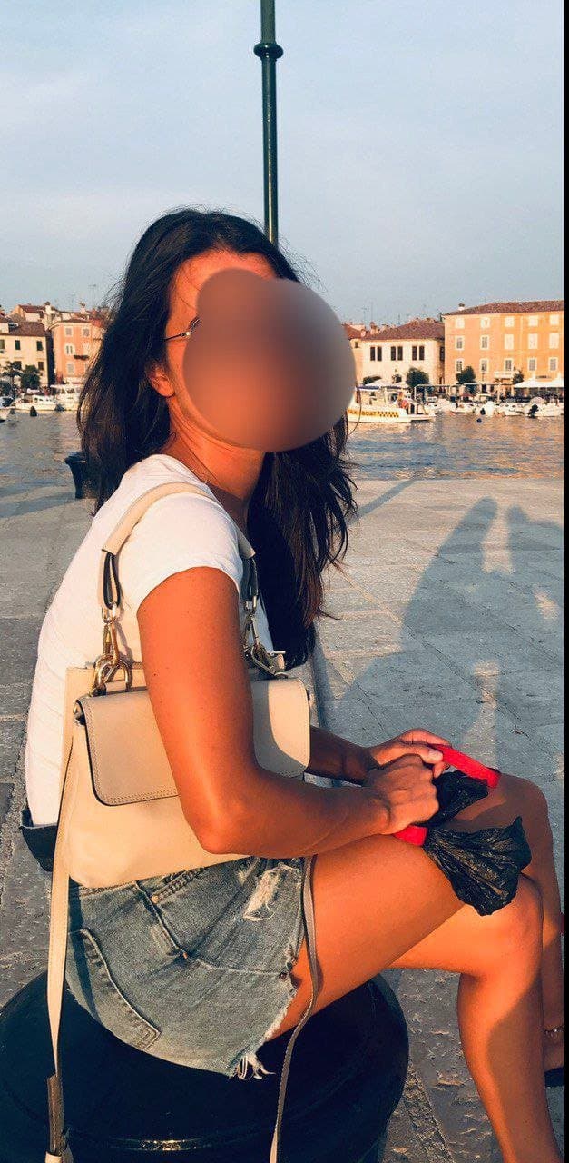 GUARDATE QUELLA PORCA DI MIA MOGLIE!!