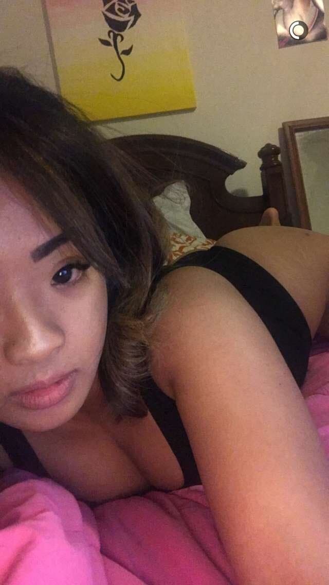 061PTT - Submissive pee drinker pass around leaks