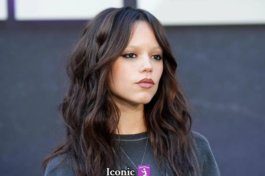 Little cute Jenna...Jenna Ortega gorgeous she is sexy !!!
