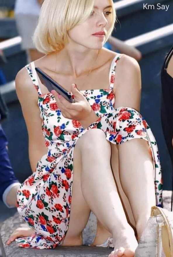 Hermosa descuido o exhibición al público su tanga?1