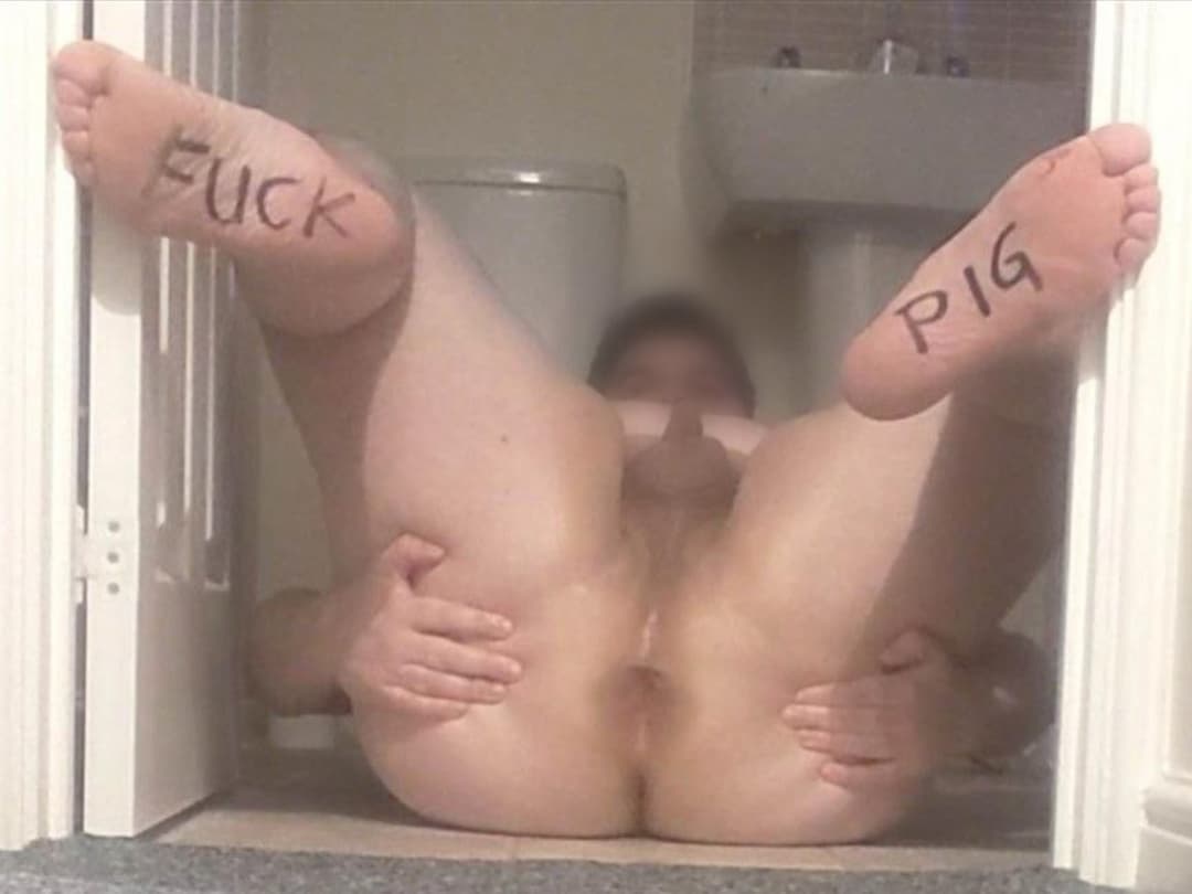 Caged Fuckpig Exposure