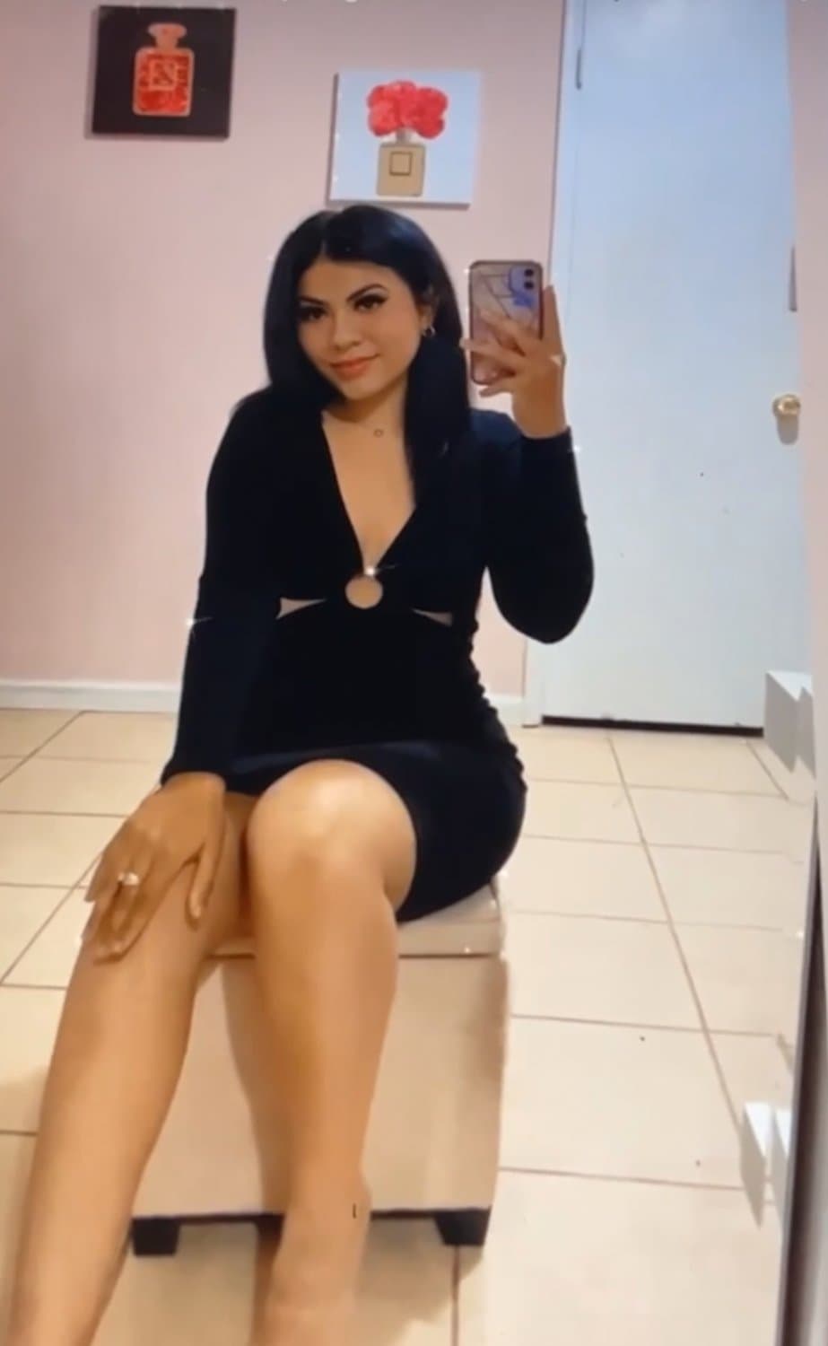 Petite Latina coworker finally sent the nudes