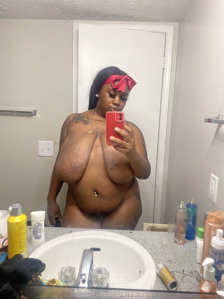 THE DISCORD IS LIVE INVITE DM ME