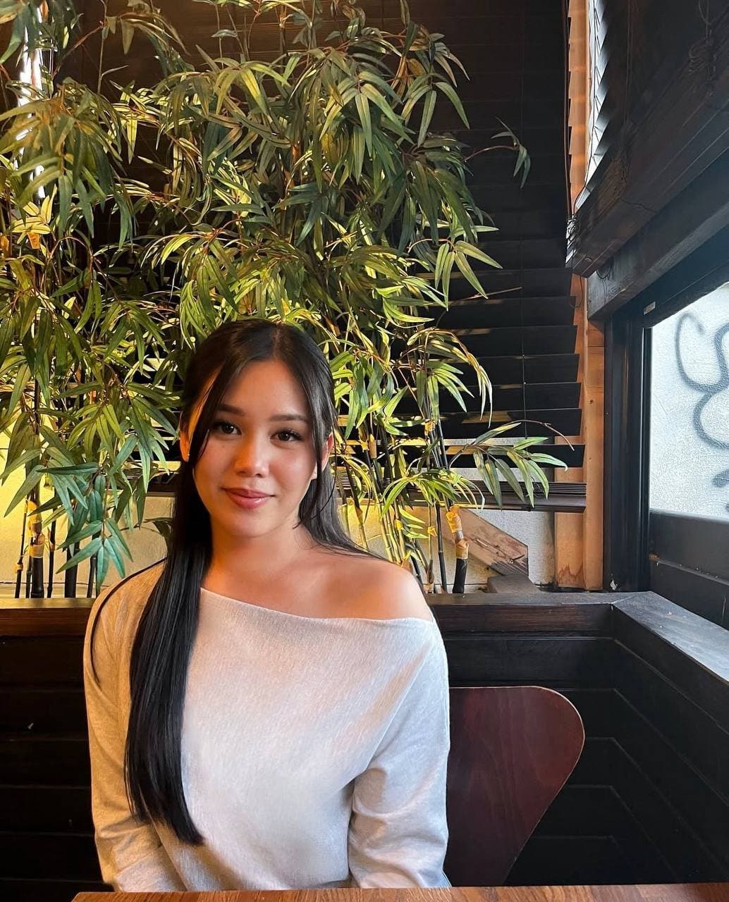 Click to view full size pretty asian woman missionary doggy(DM ME FOR REQUESTS AI) #72