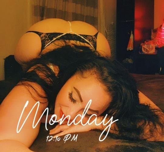 BAD DUMB THICK MATURE MILF MOM WHITE SNOWBUNNY MILF GOT ASS madura culona mama