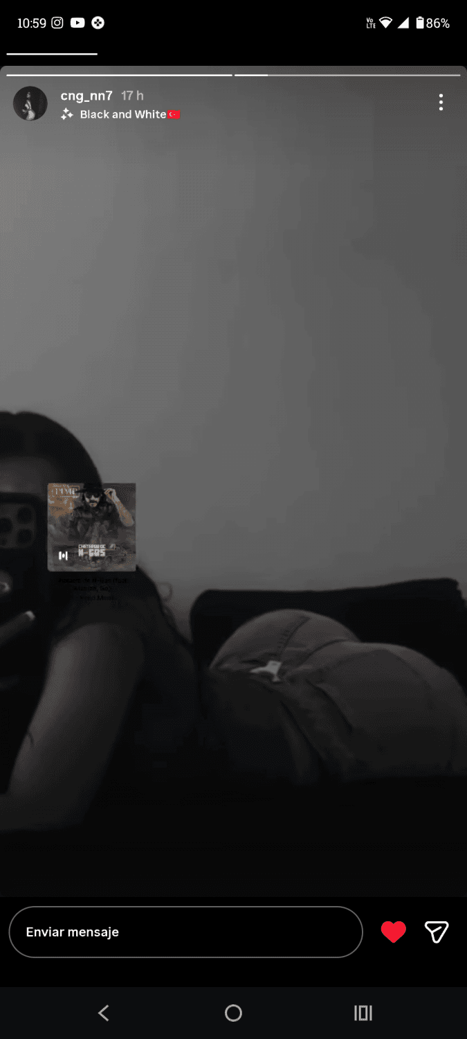 Flaquita hermosa con cuerpazo paso perfil