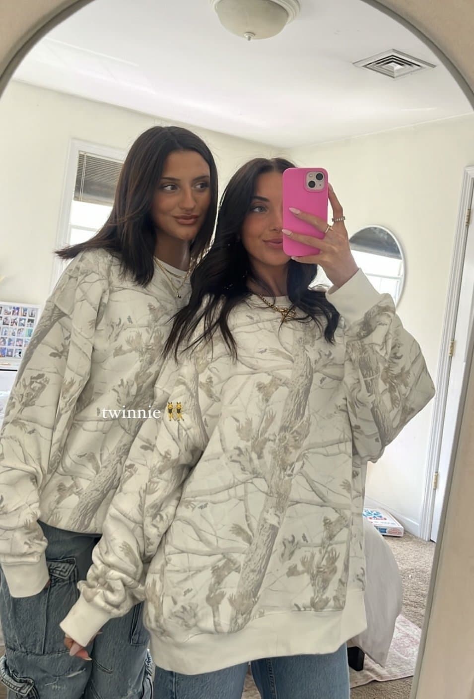 2 SMOKING HOT SISTERS LEAKED TOGETHER