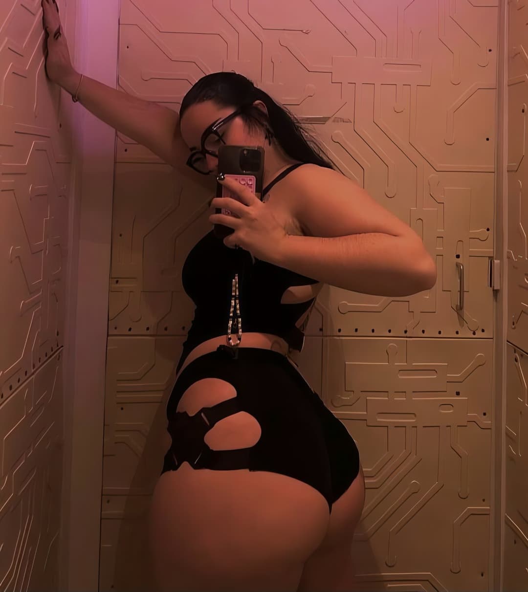 Click to view full size Big titted, big ass goth slut loves showing off, twerking, and touching her tits