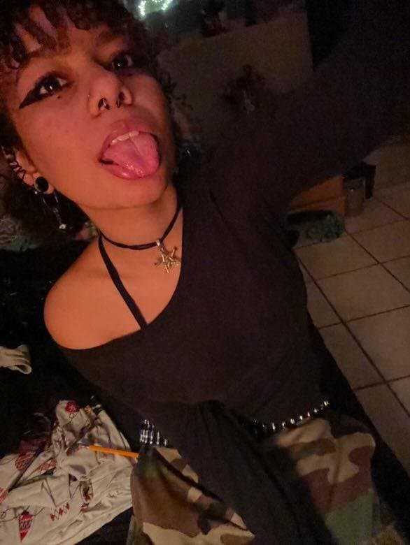 Tiny petite teen marli risk.. kik cwngyy with her pic be brutal with her