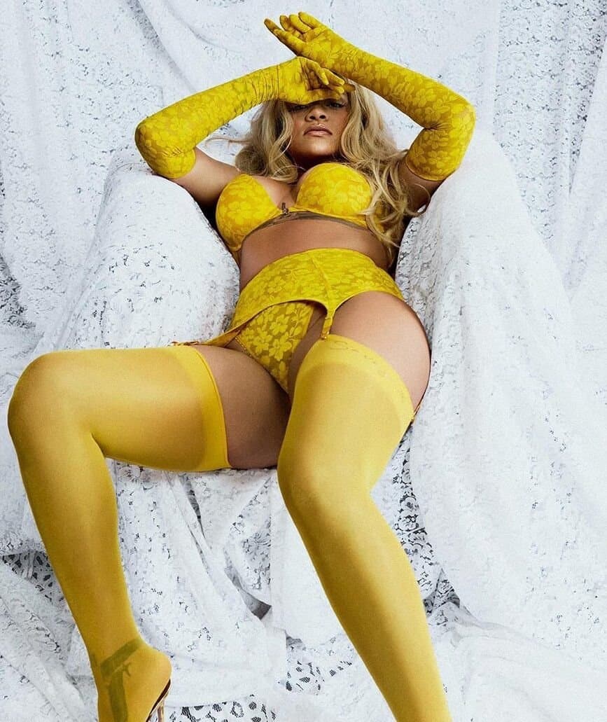 Rihanna Is Such A Beautiful Goddess Slut How Could You Not Resist A Edging Session ??