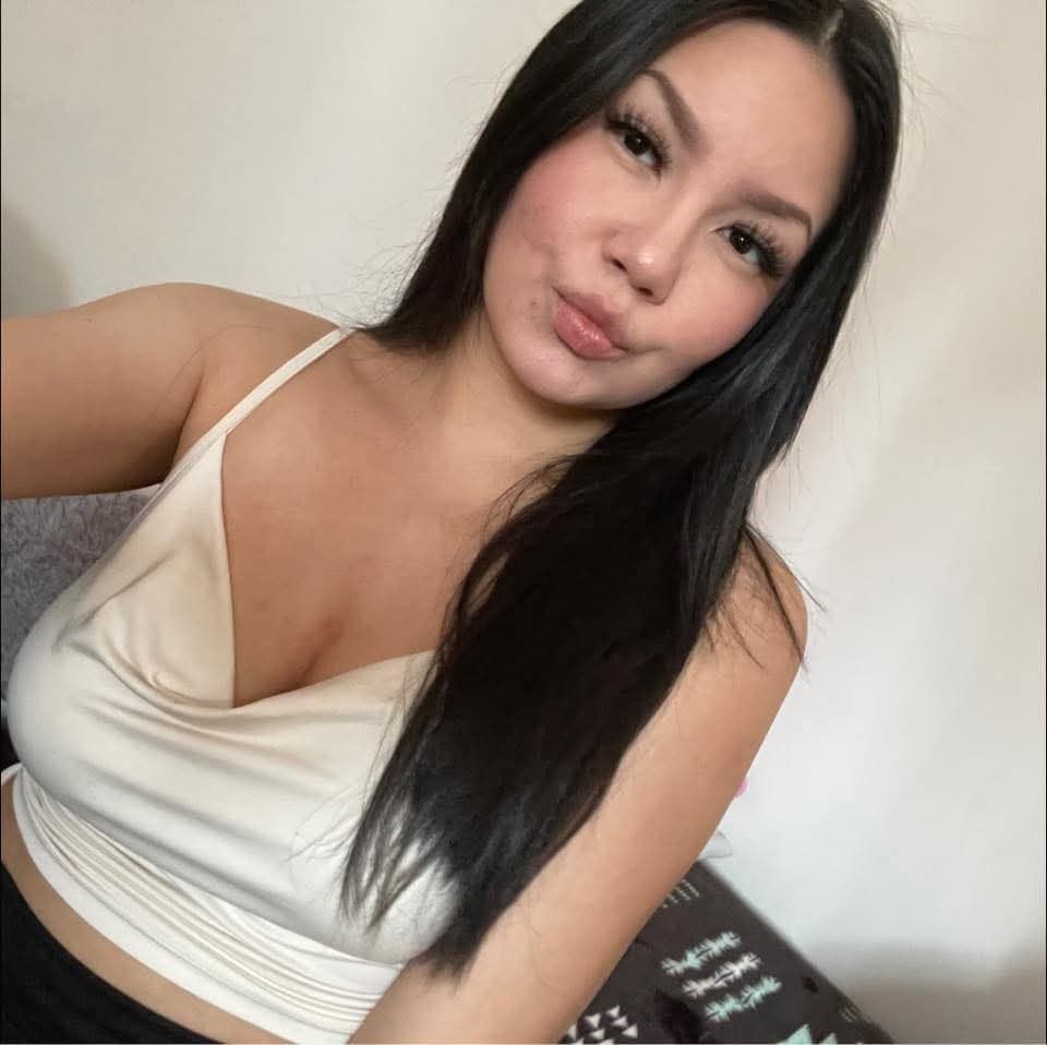 This native canadian mentioned she had some tiddy pics floating around the internet. Dm trade