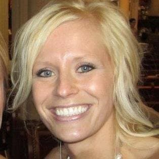 Wonder what made Jaime, Stephanie, and Heather happier. Iowa States bowl win or flashing for G G W