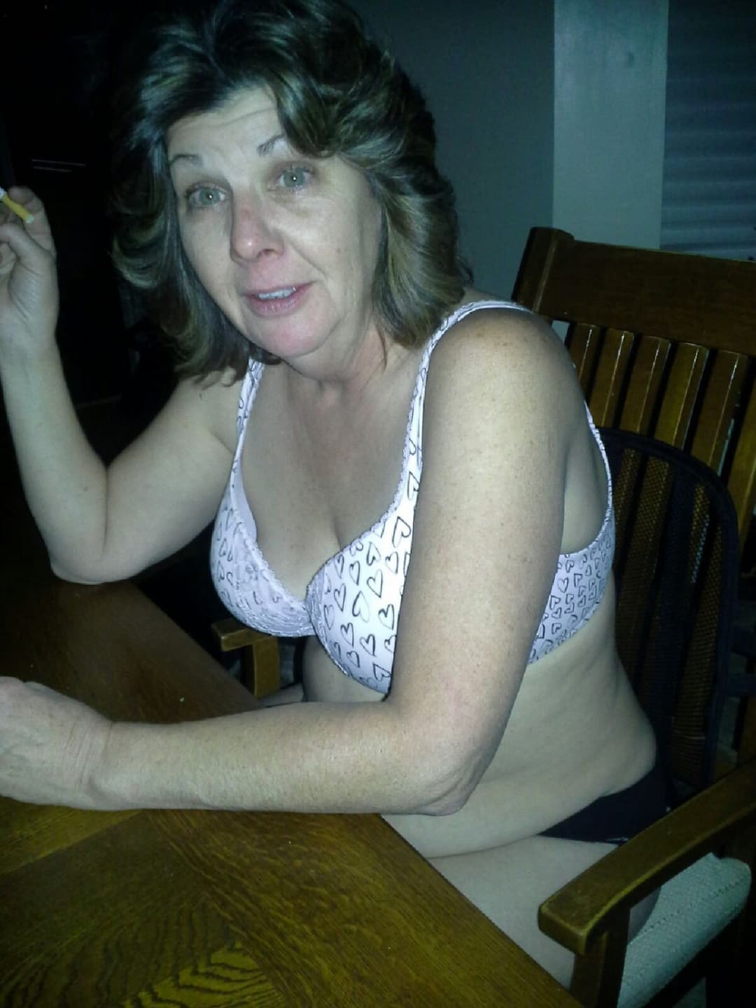 Mature milf has a hairy cunt