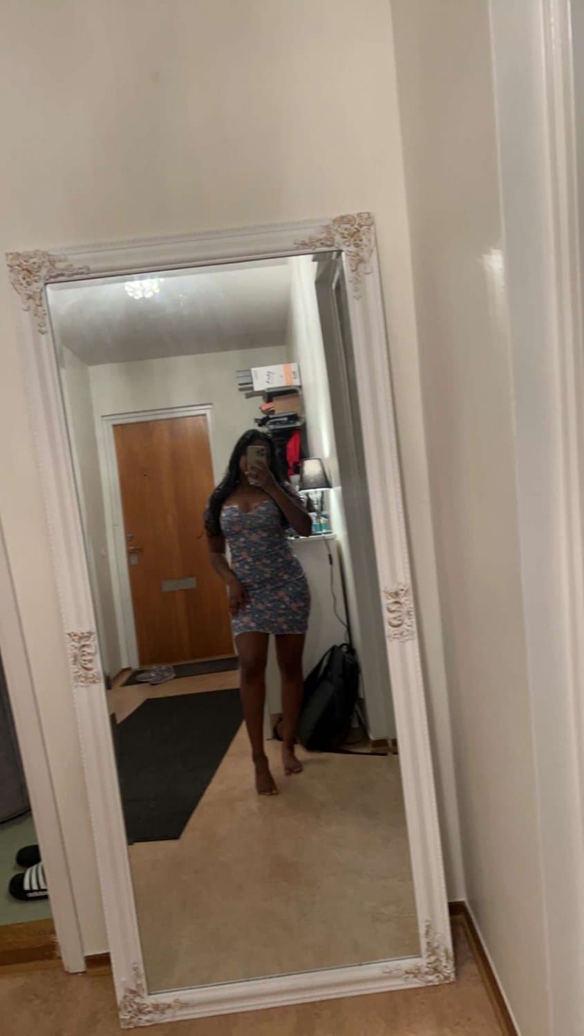 Amelia (22) from Stockholm Sweden craves to be a webslut for men to enjoy.