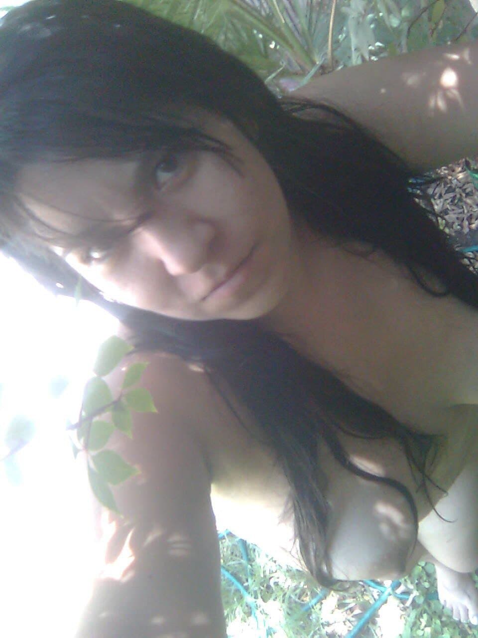 Click to view full size Desnuda al aire libre