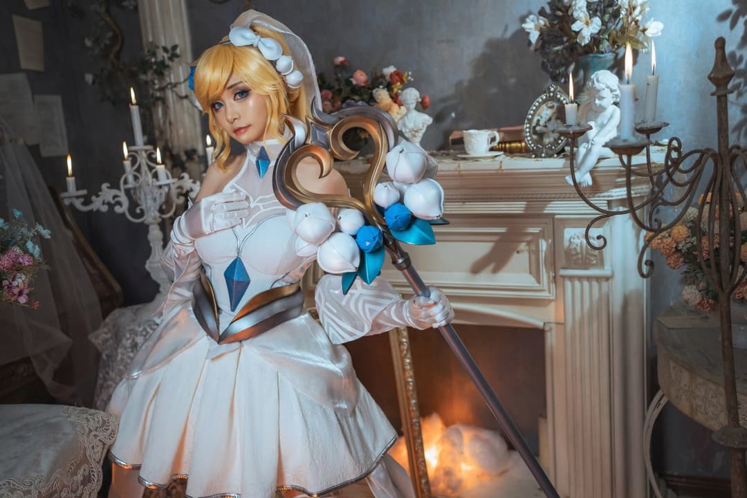 Lux cosplay