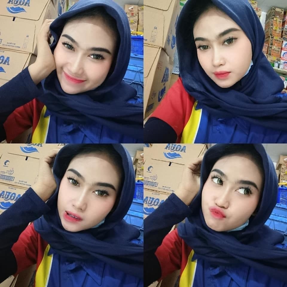 Click to view full size tante rania karyawan indomaret hijab cantik banget show pussy muslim