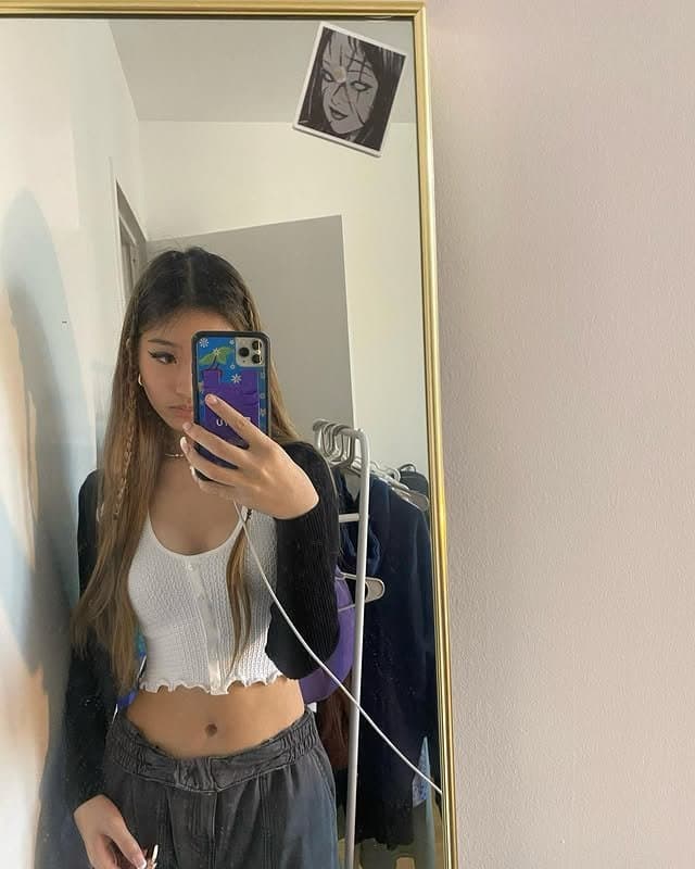 Sexy petite ABG teen Leilani