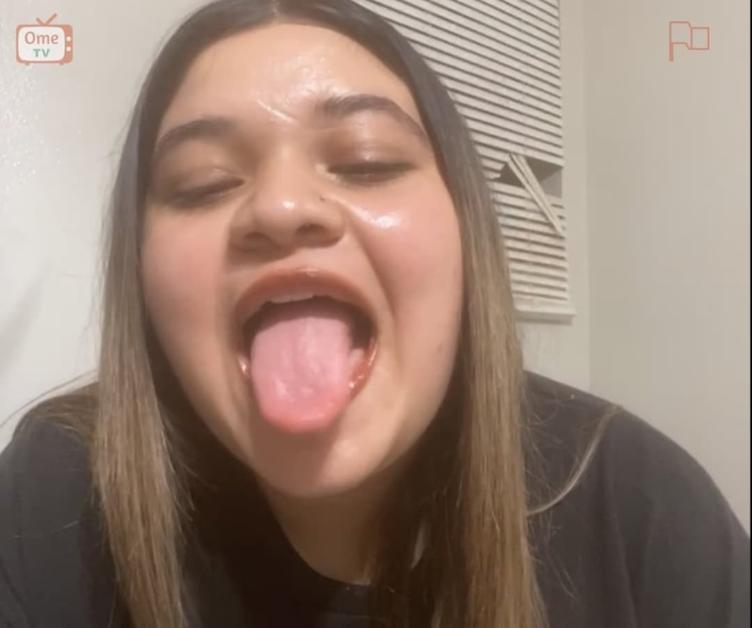 Dickflash a putita en Ometv, le encanta, me pide leche y queda asombrada