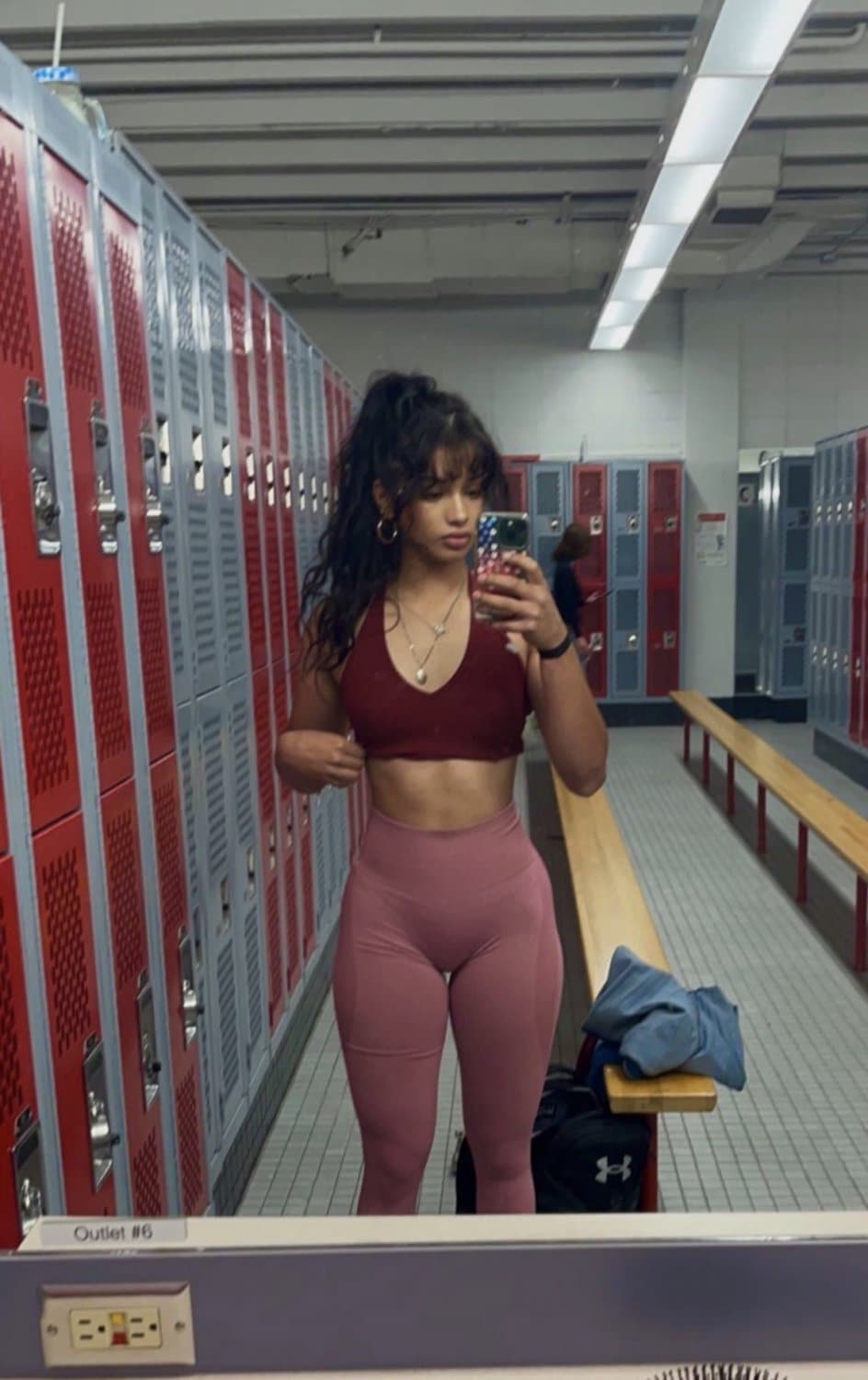 juicy desi teen cousin needs gooning asap from strangers.