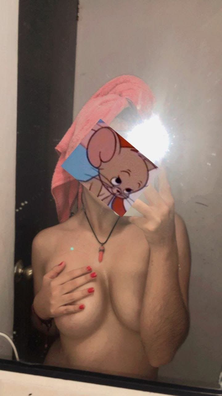 Kari jimenez chica gym exhibe sus packs, esta realmente muy rica??