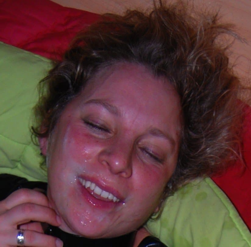 Click to view full size Rachel the slutty nurse, cum swallower at home