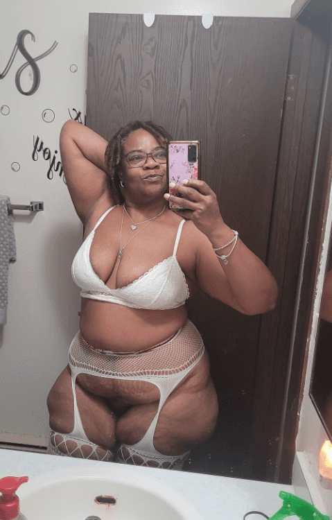 New update & pictures on this freaky mature bbw & I have her social media info also