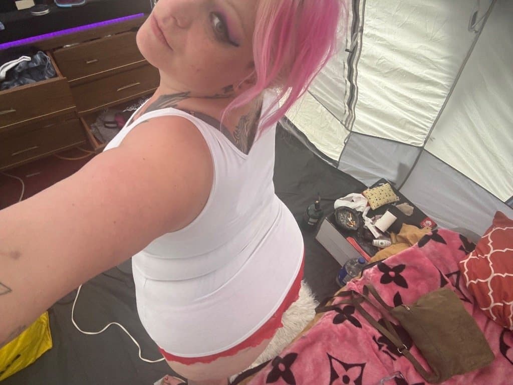 100% REAL. "Oh fuck oh fuck" freaky bbw mom fucks and sucks in a tent