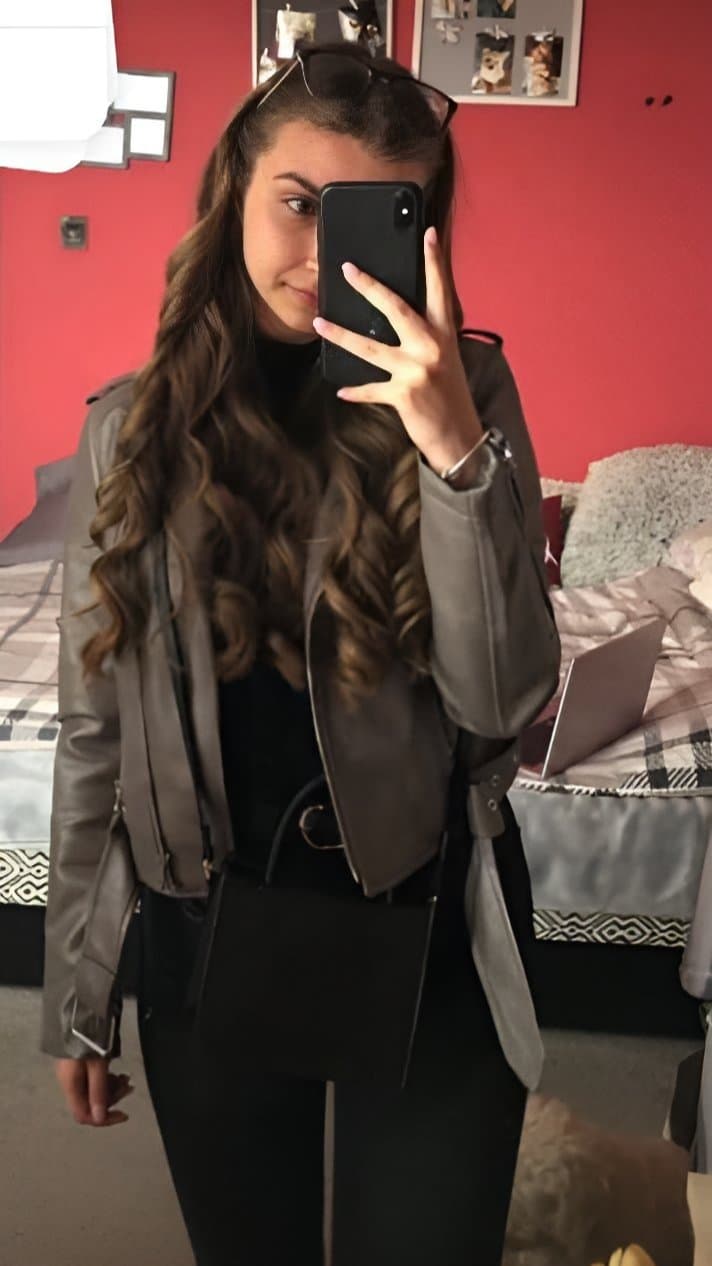 [kik]shsjebbd fuck my petite ex girl while I jerk my cock watching her I wanna see what She could do