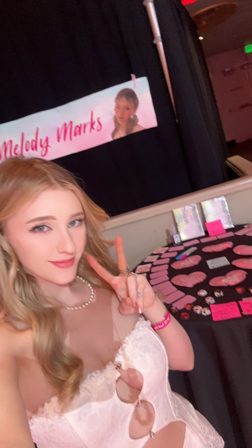 M3l0dŷ M4rKz de longe a minha atriz pornô favorita, amo ela [??]