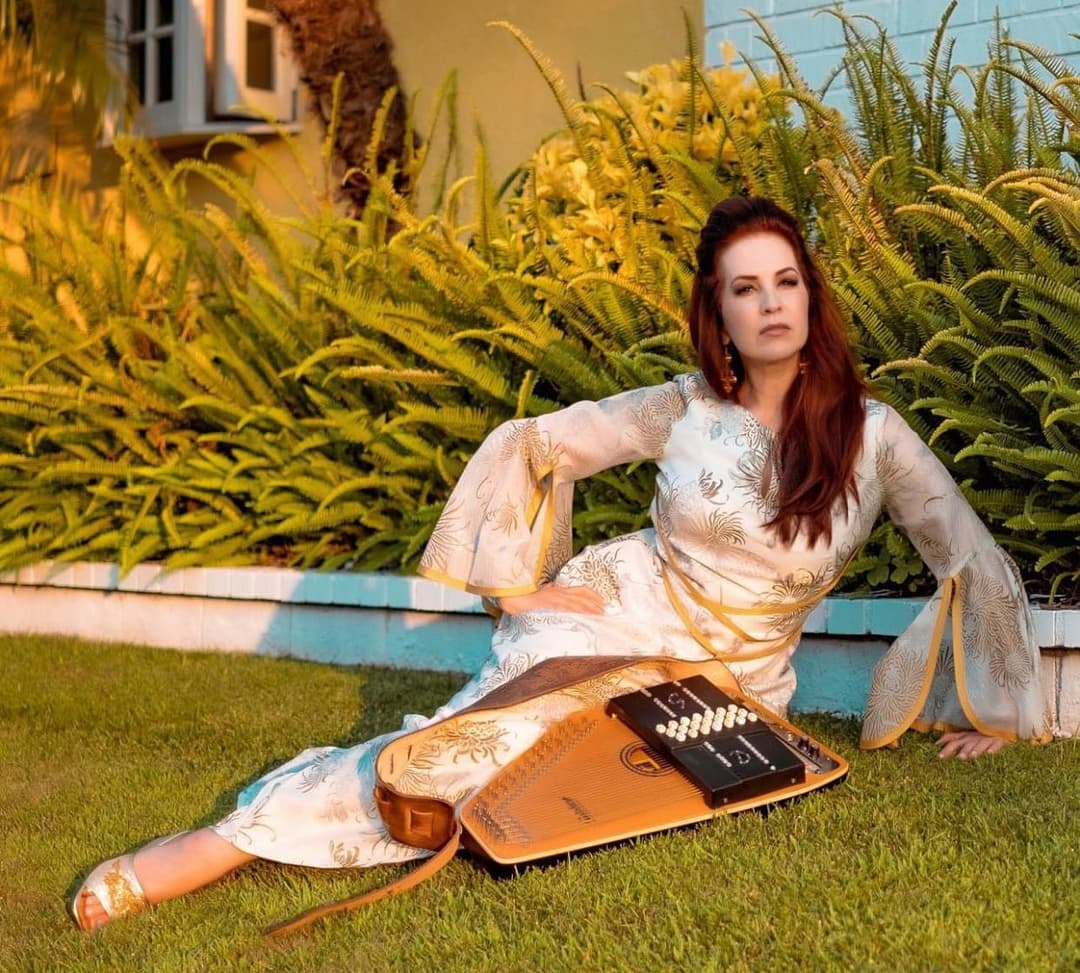 Voice Actress Spank Bank - Grey Delisle Griffin