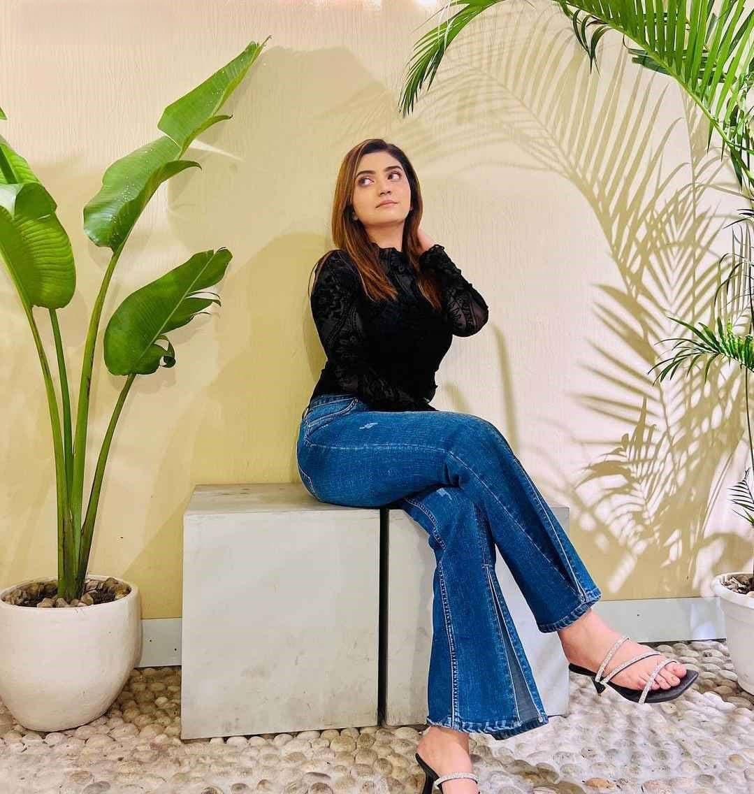 Indian Girl Fully Nude Painful Fucking in Hotel Loud Moaning