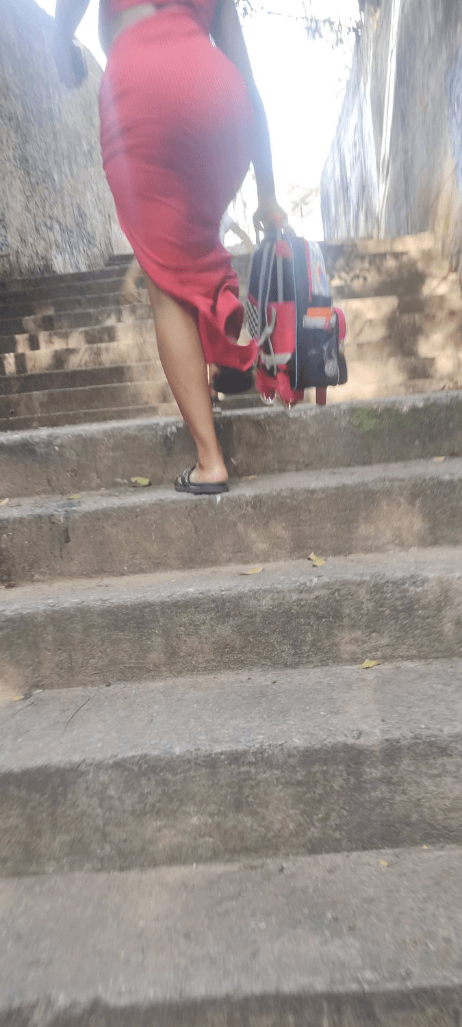 Blonde big ass + Nice ass close + Young Ebony hot ?