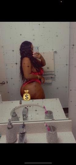 Los Angeles Crip Thot Sell Pussy State to State; Moved Near Hollywood, Florida