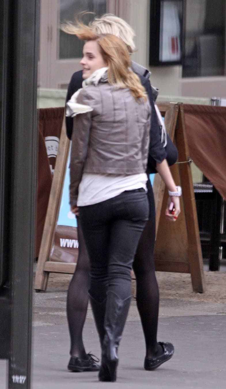 Emma Watson, cum to ass pics,wanna fuck her a hole so bad.