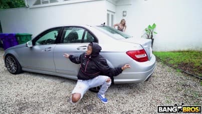 
angered MILF decides to have some fun