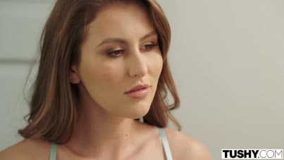 
vlogger that specializes in sex toy reviews